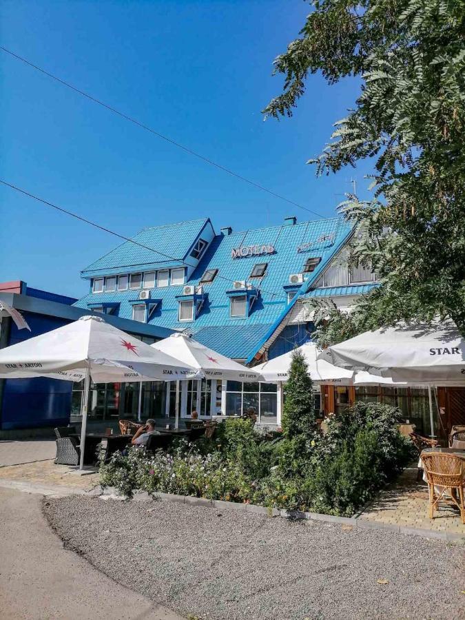 Gostiniy Dvor Non-Stop Hotel Kherson Bagian luar foto
