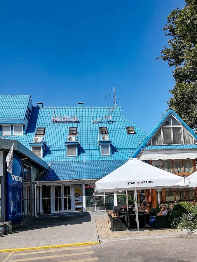 Gostiniy Dvor Non-Stop Hotel Kherson Bagian luar foto