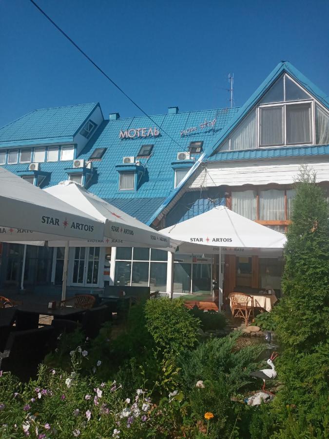Gostiniy Dvor Non-Stop Hotel Kherson Bagian luar foto