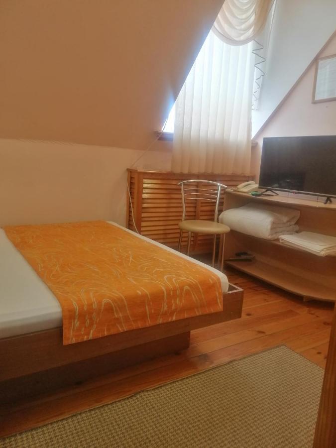 Gostiniy Dvor Non-Stop Hotel Kherson Bagian luar foto