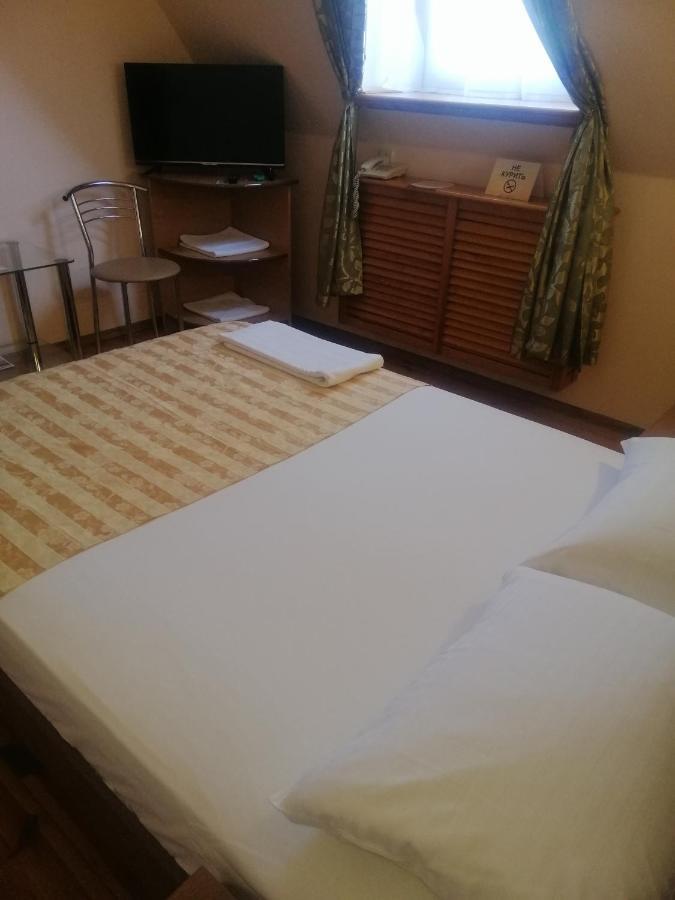Gostiniy Dvor Non-Stop Hotel Kherson Bagian luar foto