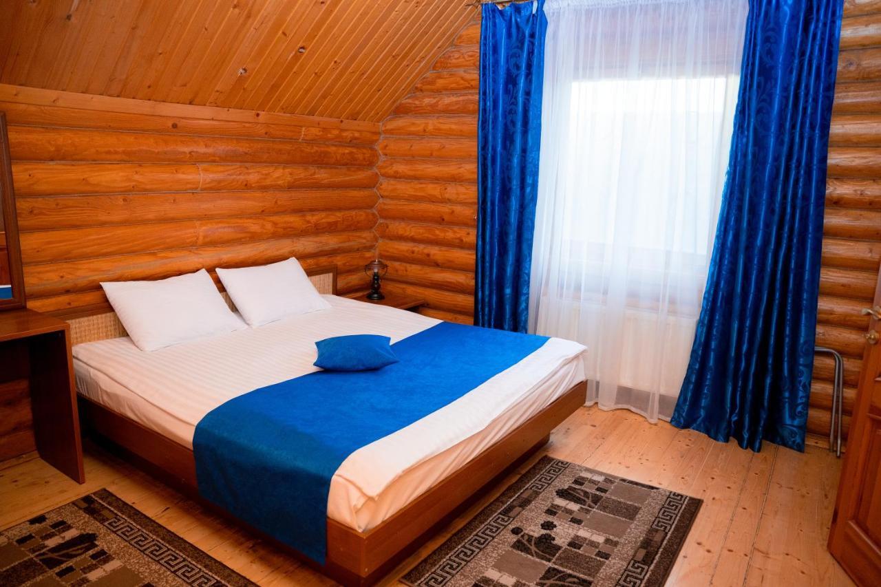 Gostiniy Dvor Non-Stop Hotel Kherson Bagian luar foto