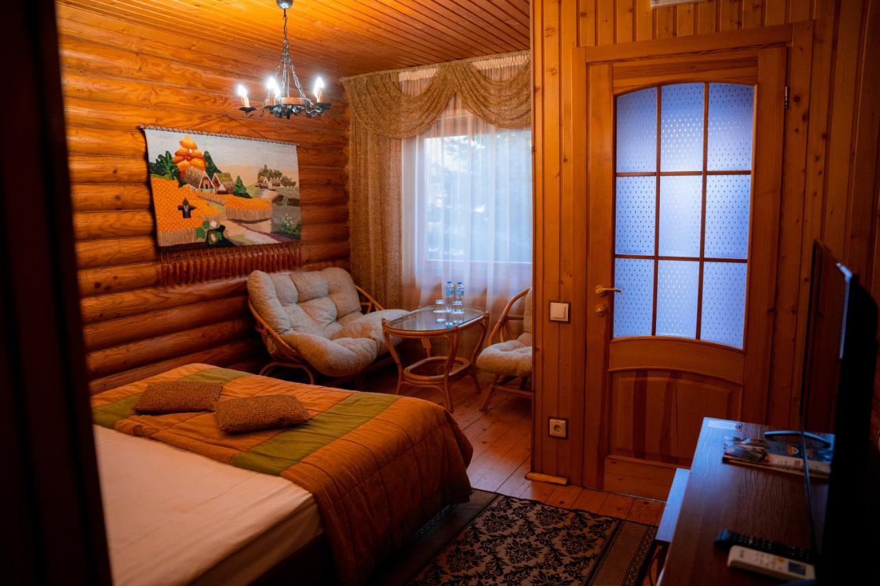 Gostiniy Dvor Non-Stop Hotel Kherson Bagian luar foto