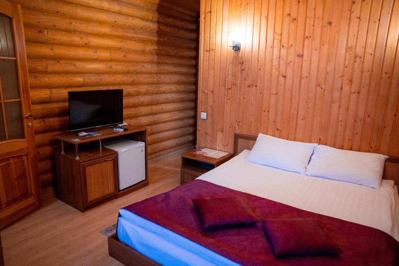 Gostiniy Dvor Non-Stop Hotel Kherson Bagian luar foto