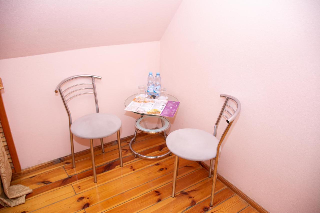 Gostiniy Dvor Non-Stop Hotel Kherson Bagian luar foto