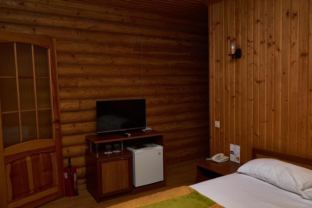 Gostiniy Dvor Non-Stop Hotel Kherson Bagian luar foto