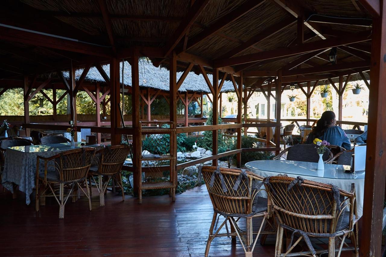 Gostiniy Dvor Non-Stop Hotel Kherson Bagian luar foto