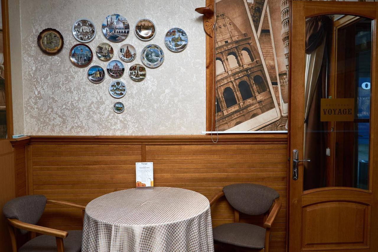 Gostiniy Dvor Non-Stop Hotel Kherson Bagian luar foto